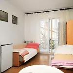 Appartamento With Parking Space Njivice, Krk - 5476 Njivice